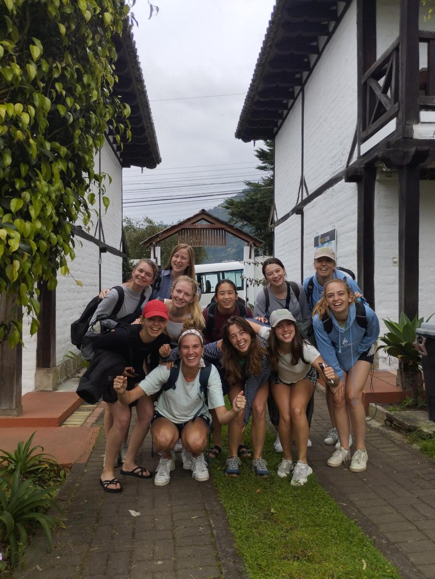 Hostal Inti Luna Banos  Exterior photo